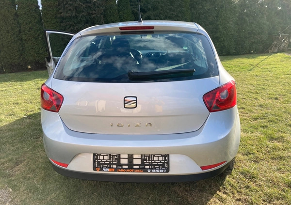 Seat Ibiza cena 19900 przebieg: 164000, rok produkcji 2011 z Złotów małe 106